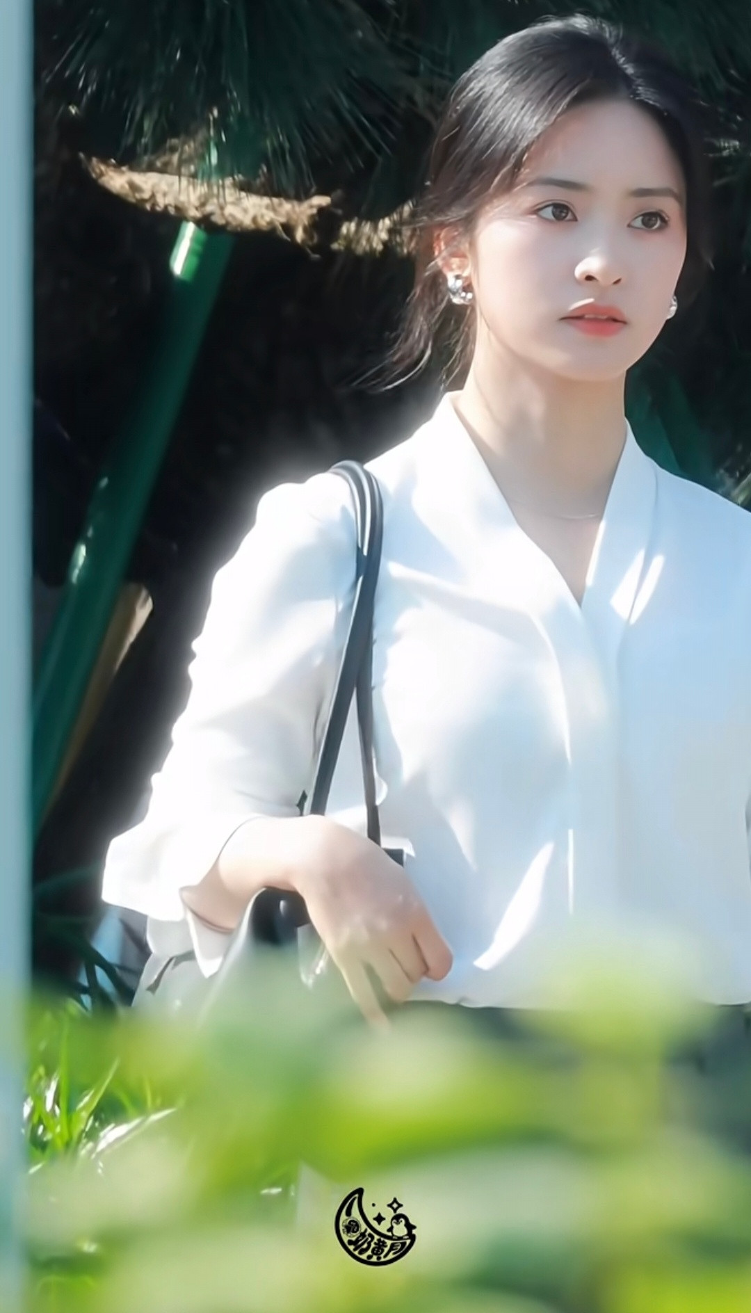 沈月沈月新剧打破甜妹滤镜新剧路透造型好温柔！是温柔妈咪代表！好想被周老师摸摸头