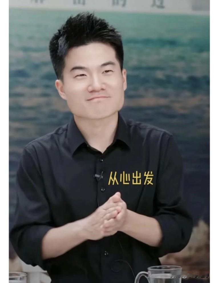 现在全网最意外的应该是董宇辉这趟出国了吧？🤔他的意外不是去度假打卡，也不是