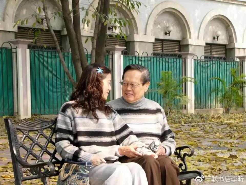 想当年，很多人不看好他们的婚姻，各种负面评论层出不穷。结果给了他们响亮的回答：