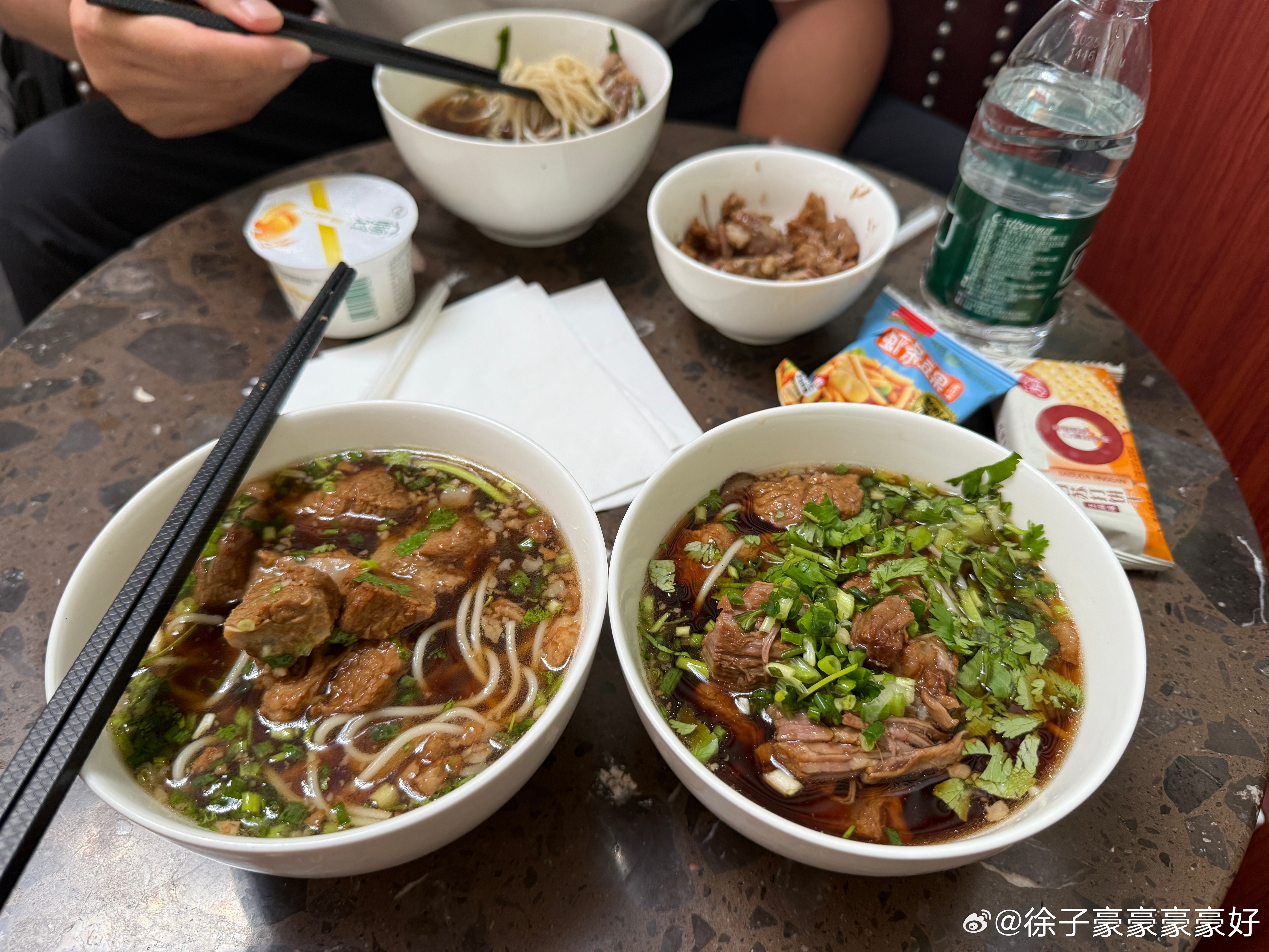 吃饱喝足，飞～​​​