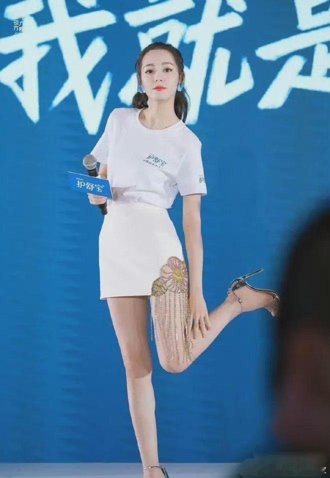 这个时期的迪丽热巴还有点肉肉的小胖迪我们喜欢你​​​
