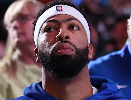 奇才球员安东尼-戴维斯表示：他的医生在检查他的手部伤势后坦言，“从未见过这样的伤