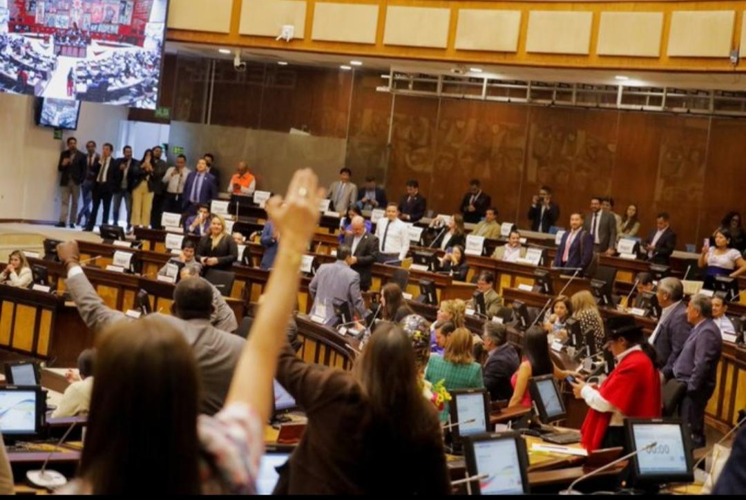 厄瓜多尔干涉委内瑞拉内政！厄瓜多尔国会通过了一项决议，支持对委内瑞拉总统尼古