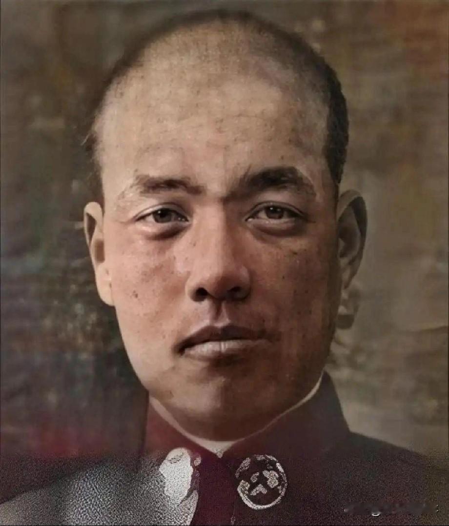 1949年，曾为抗日英雄的仵德厚因破坏太原起义被判处十年有期徒刑。刑满释放后，他