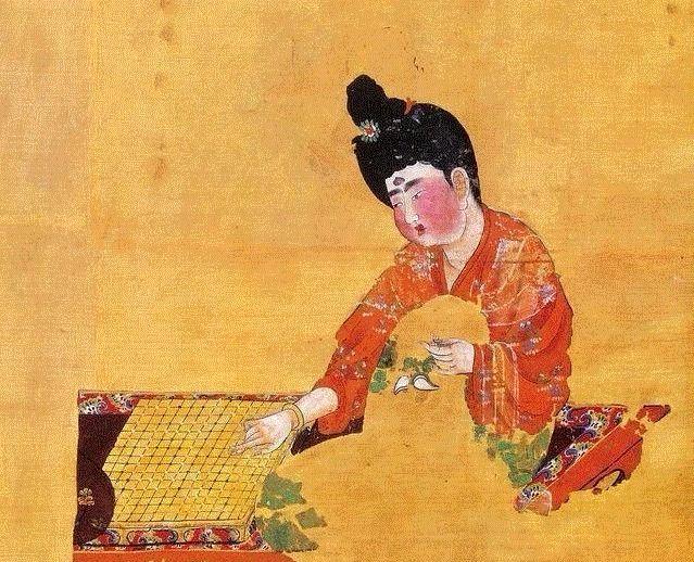 1300年前，唐朝某地，一位贵妇临终前将一张细薄如翼的小纸条，小心地卷起，藏进一