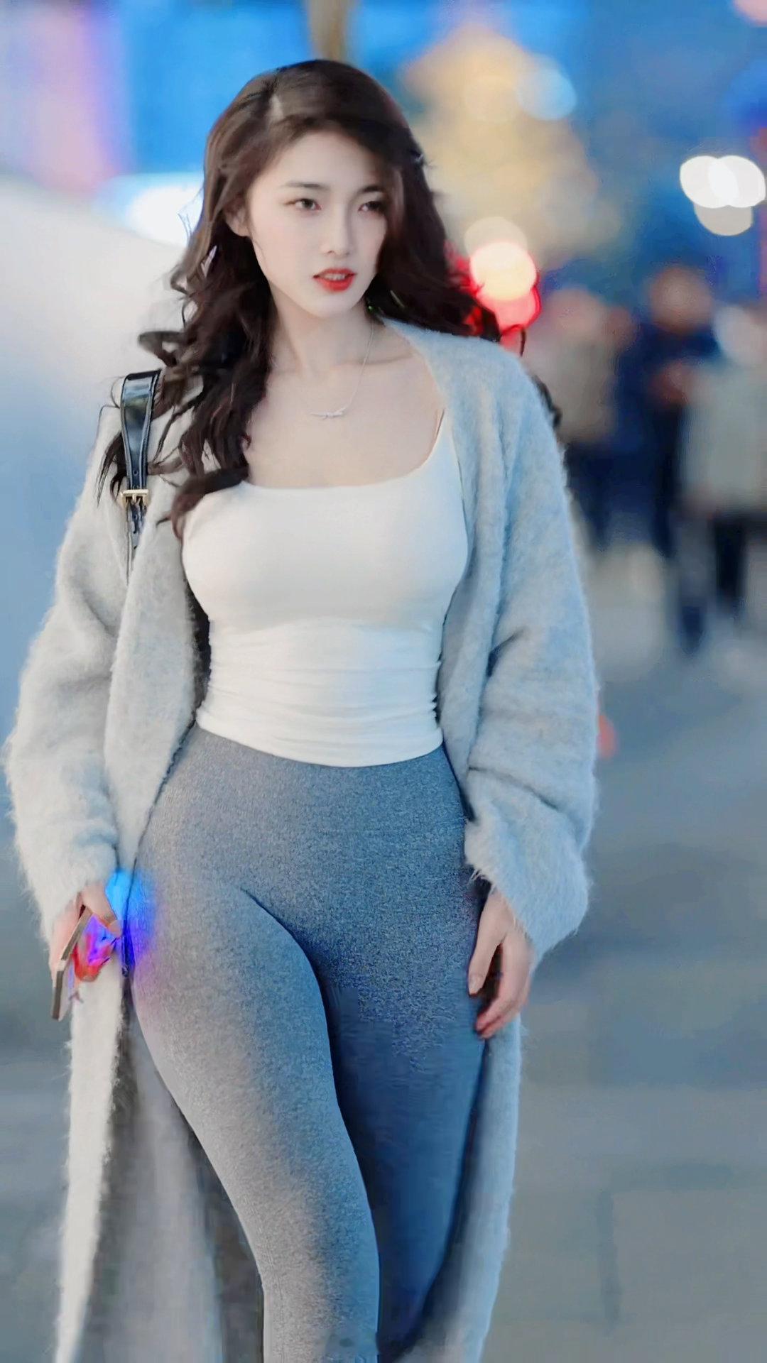 【成都街拍】周二，宝贝们早安！丨摄影拍照每日穿搭