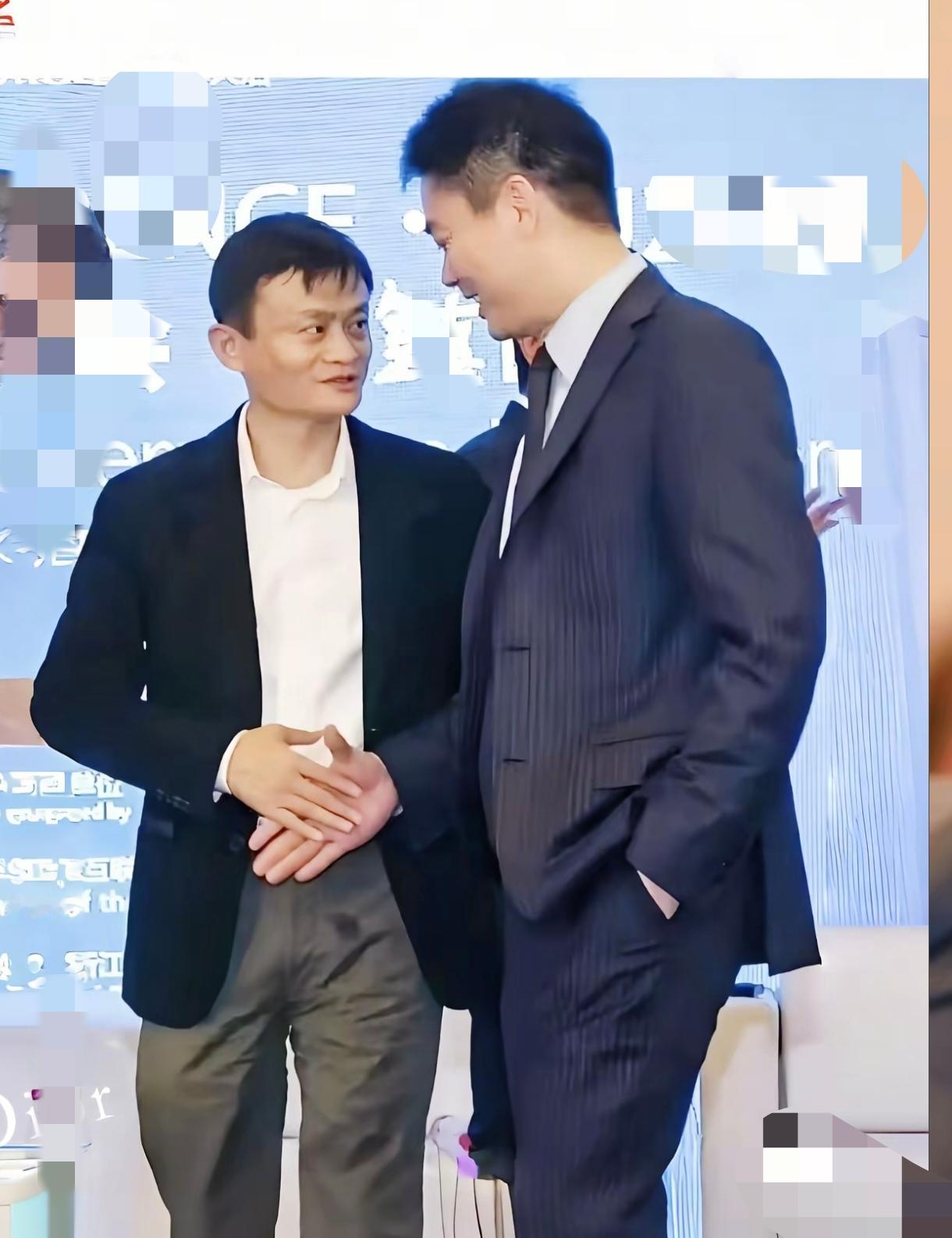 本来刘强东也很头疼，是不想跟王兴在外卖行业正面竞争的，但是王兴做的业务同城达已经