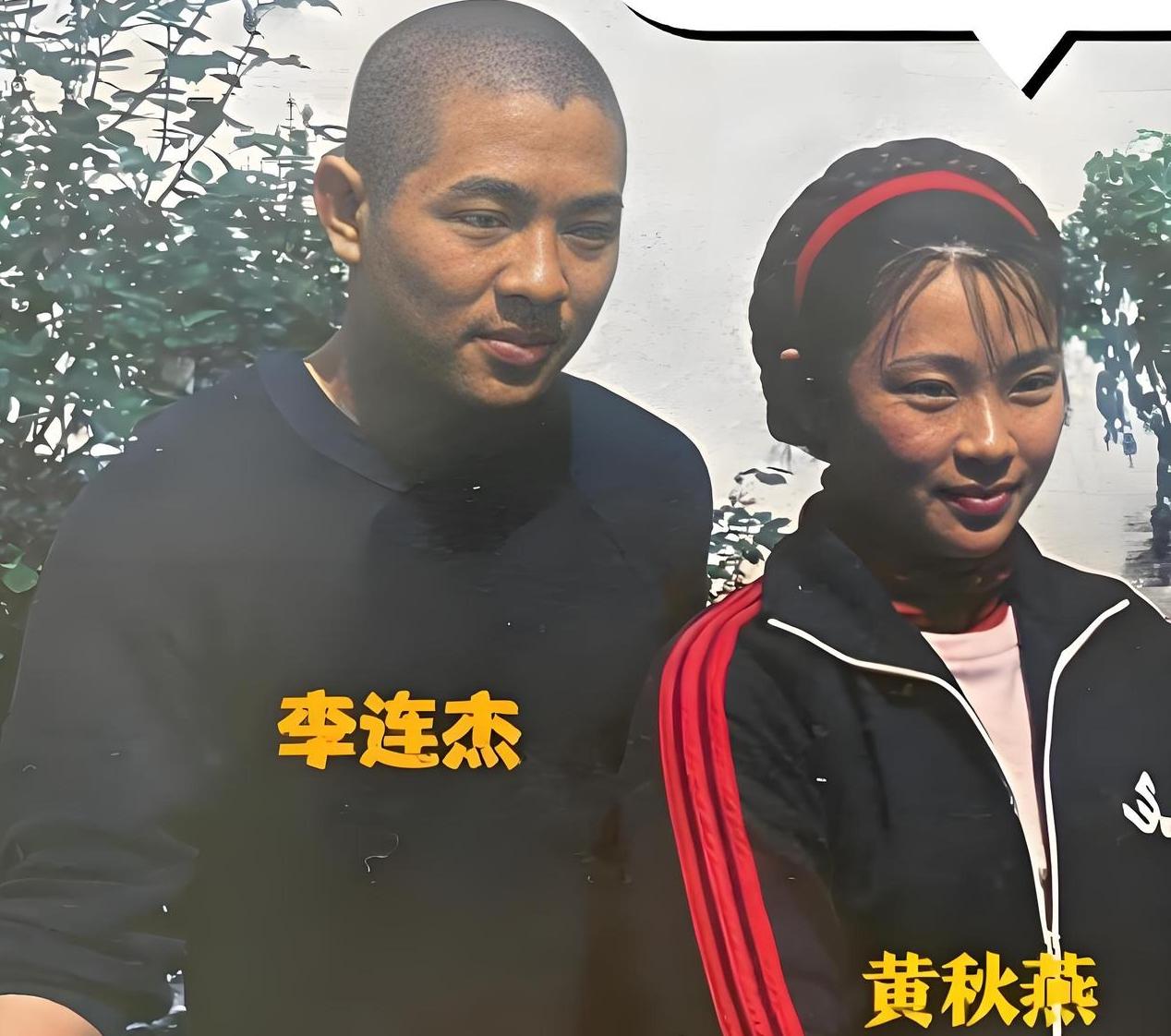 同为李连杰生命里最重要的两个女人，62岁的黄秋燕在旧金山给老顾客卷发，63岁的利