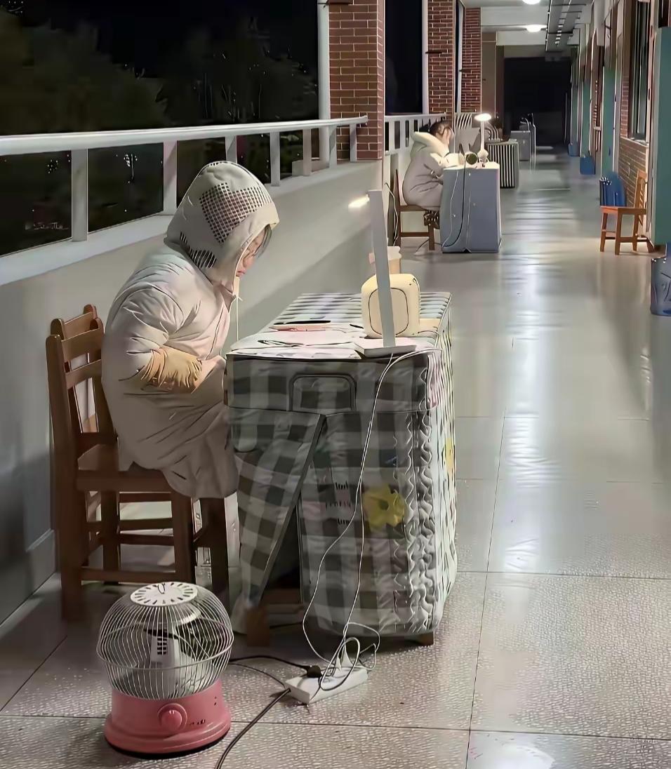 简直丧心病狂，令人发指。无耻至极。我严重怀疑中国教育的某些领导是不是已经被国