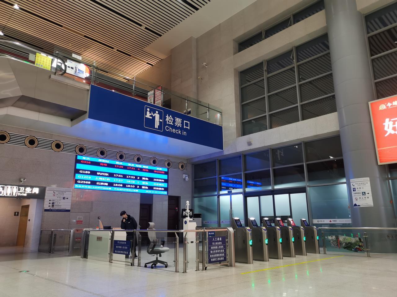 今日运势：乙巳年丁亥月癸未日2025.11.10日鼠：情绪不稳影响判断