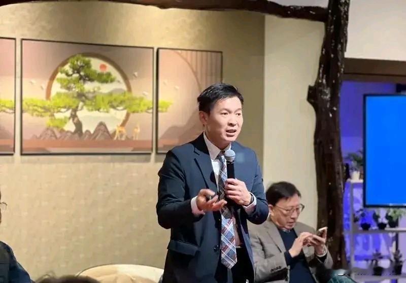 新竹战场彻底炸锅！12月27日，郑丽文的“顺水人情”被掀桌，何志勇硬刚到底，连胜