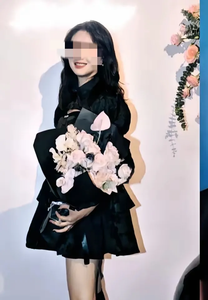 惠州某行高管黄某之所以要求妻子在单位身败名裂并恳求单位将她开除，很可能是因为妻子