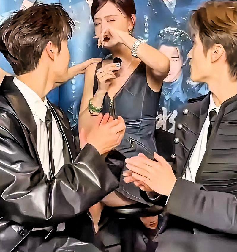 当初夸黄杨钿甜是“05一支猛花”那会儿，谁能想到现在导演会因为没广告哭。翻出