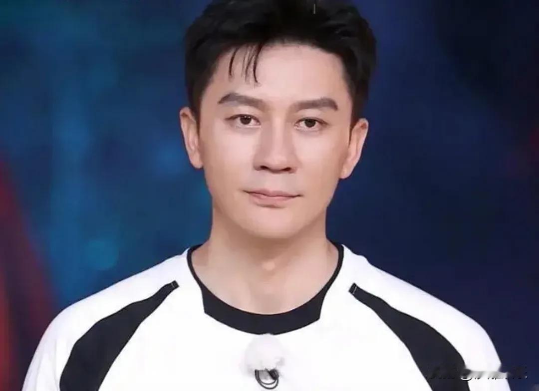 李晨郑恺，这是真的吗？6月10日，网传演员李晨很有可能加盟综艺《哈哈哈哈哈》