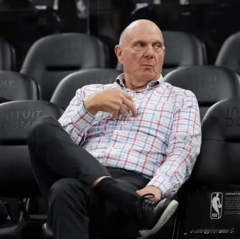 快船超市开张了据美记TheAthletic报道，快船在多个首轮签被联盟剥夺
