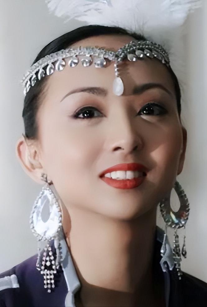 当年，马来西亚富商追求邰丽华8年，却被狠狠拒绝，对方哀求：“请你给我个理由？”邰