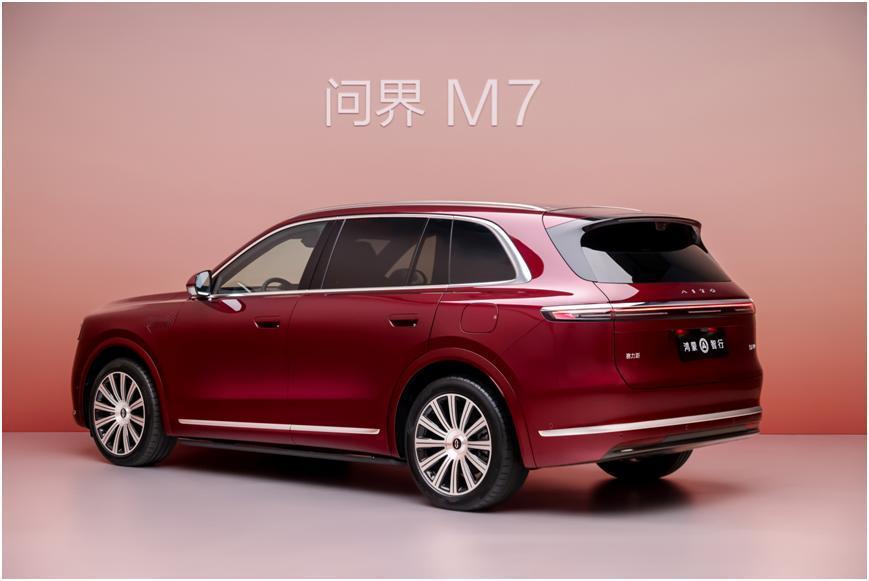 在众多媒体释放的全新问界M7静态评测当中，有很多人都被这辆车的空间感和细节设计圈