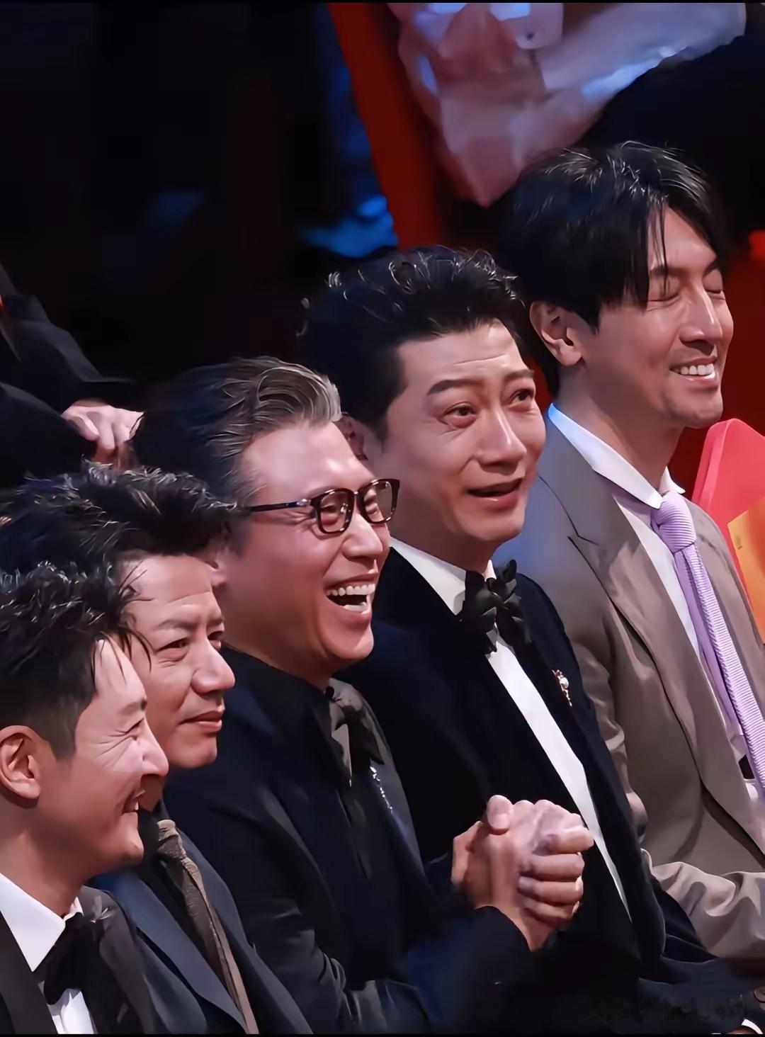 这一排坐的不愧顶流级别的国民男演员，个个口碑很好[作揖]