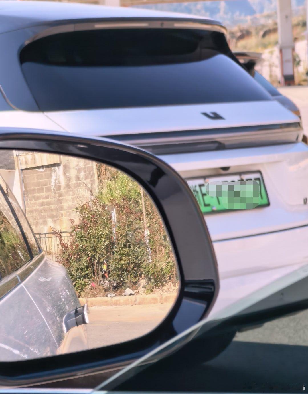 自驾旅行，可不就是开理想最安逸。服务区巧遇来自浙江的老乡车友