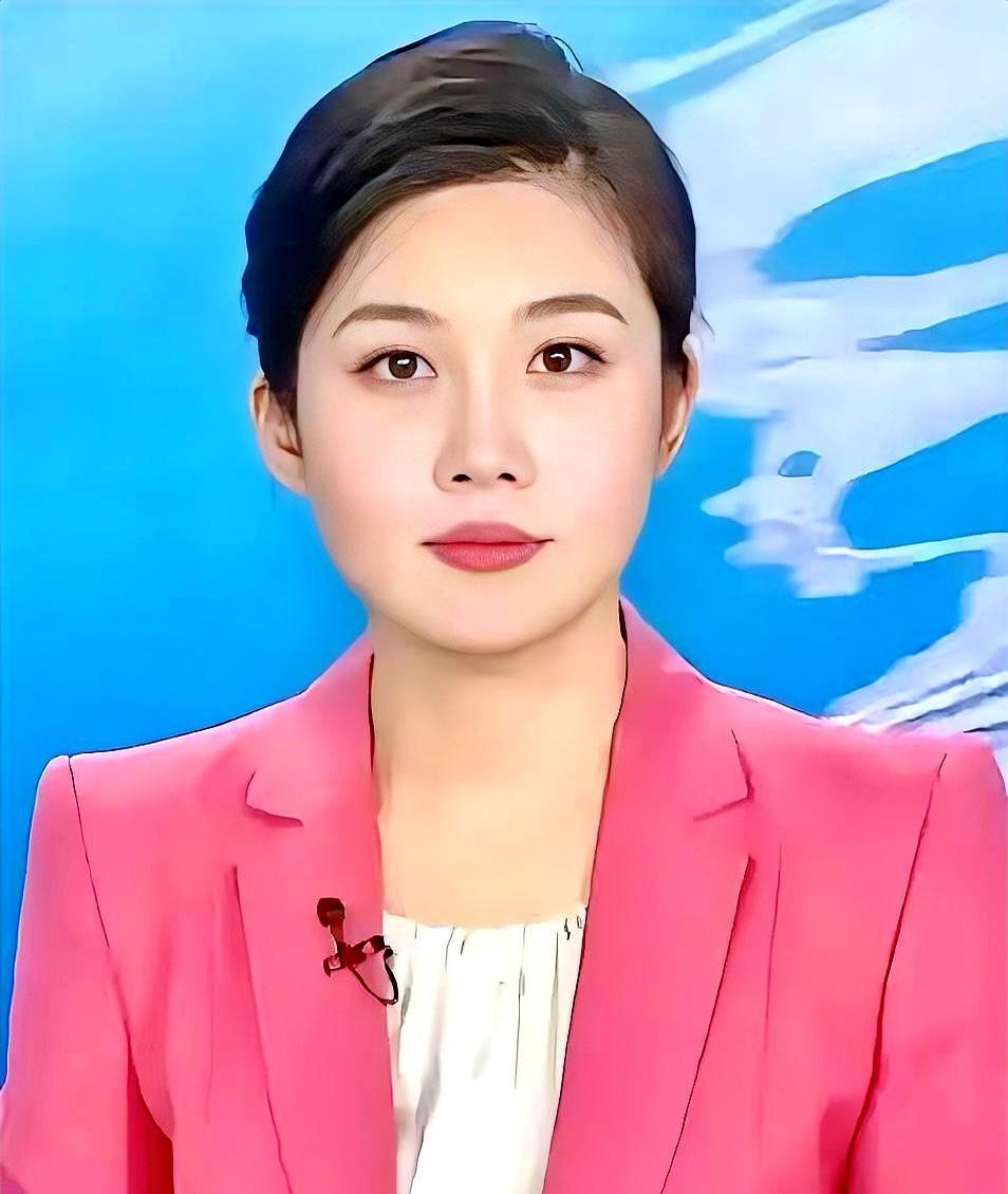 央视主持人中郑子可，王音棋，余露莹等人的气质都非常好，她们都是央视新闻频道的主持