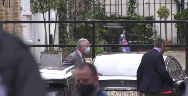“秘密”会面却高调摆拍？肢体语言专家揭穿查尔斯哈里会面真相！近日，英国王室再爆