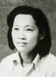 1955年，坦克部队一连长转业回家，可在登上火车的时候，他却发现一个衣衫褴褛的女