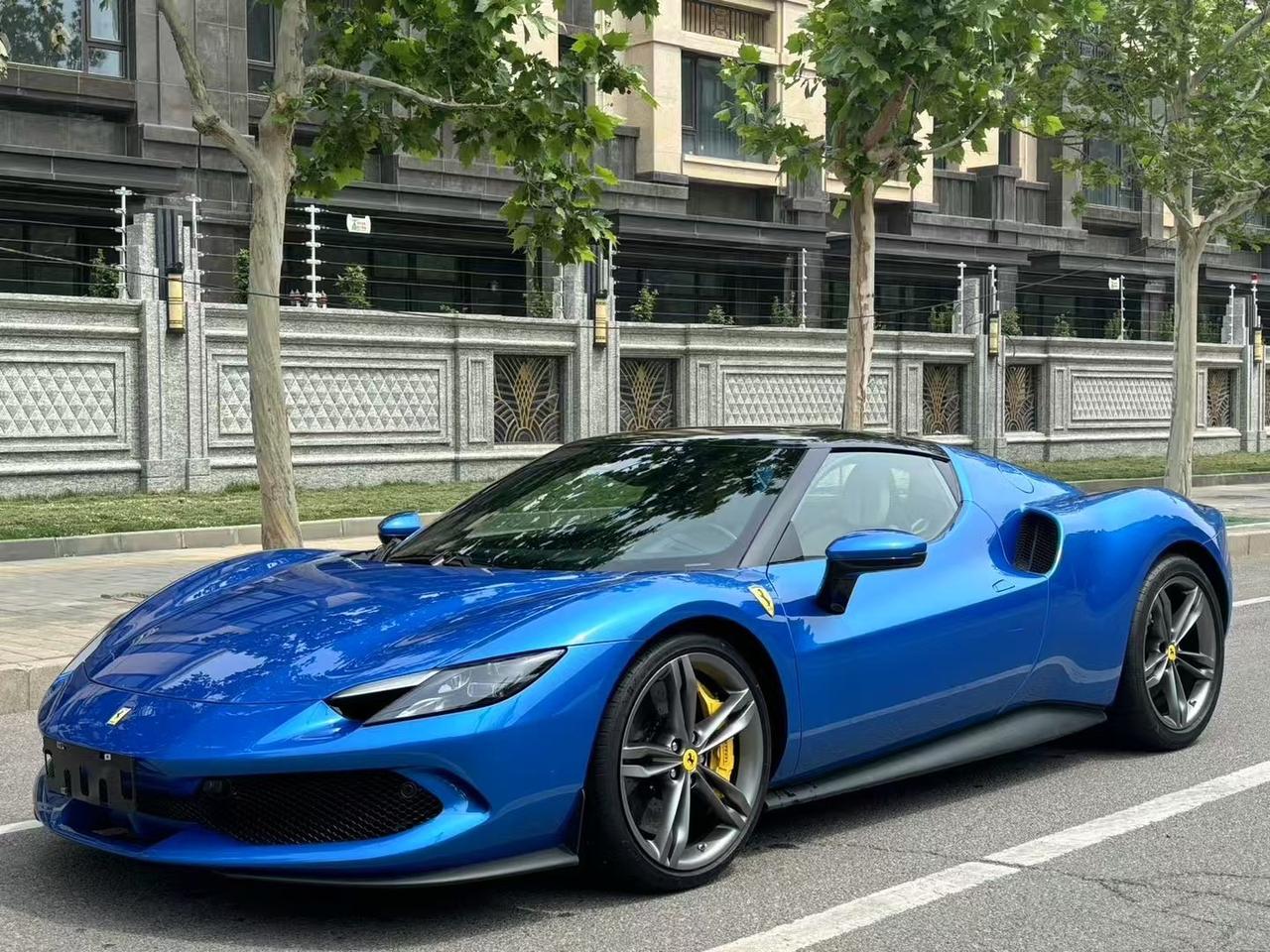 23年法拉利296GTB8000km原版原漆车衣颜色漂亮配置满满赛椅