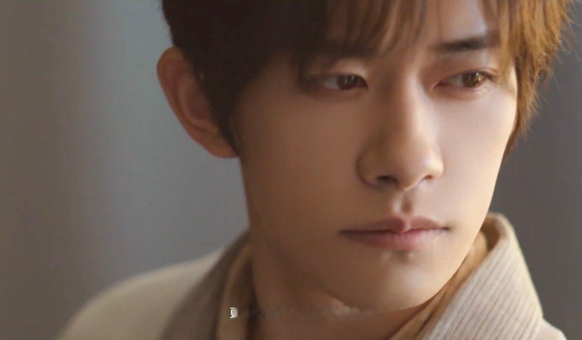 易烊千玺说走慢点才能走成自己越来越觉得这句话有道理。很多事急不来，答案也不会一