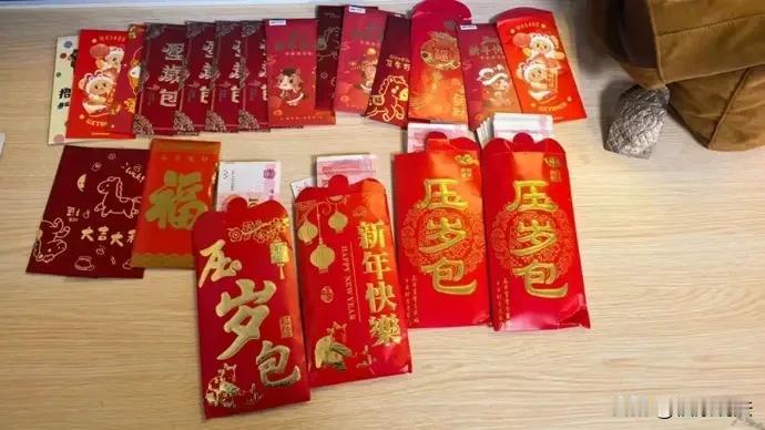 上海，男子在除夕夜和亲友吃完饭回家，半路车出了故障，修好后，走了一段，发现700