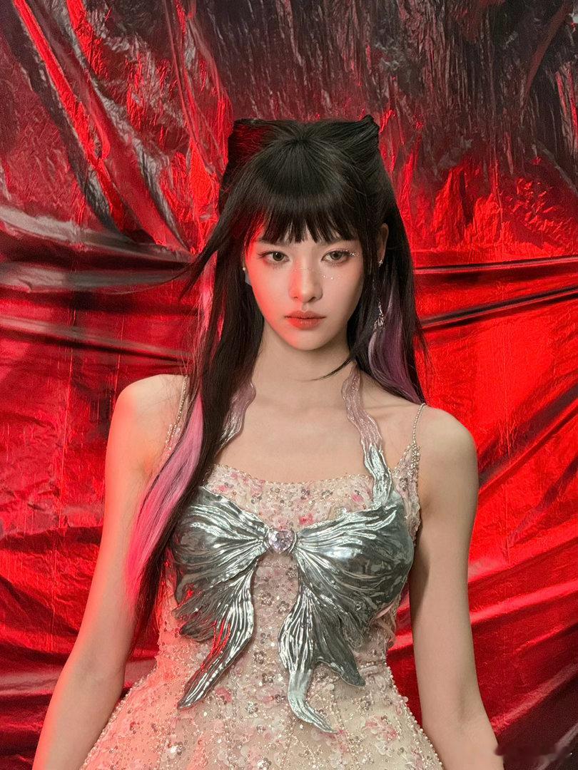 张艺上乘风二公一脚踢出两米高张艺上不是巨龙是恶女以为张艺上演的是公主，结果是巨