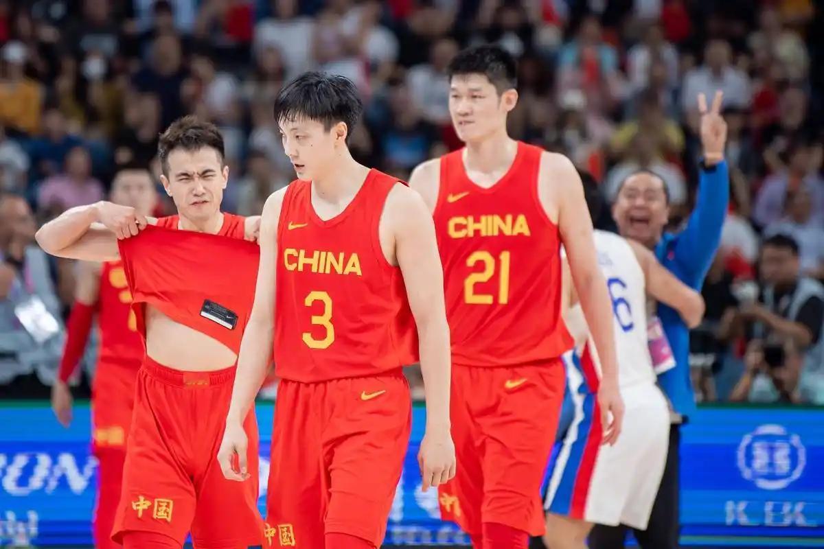 中国男篮不敌新西兰，揪出四大输球“罪魁祸首”1、罪魁祸首一：首发阵容集体卧底