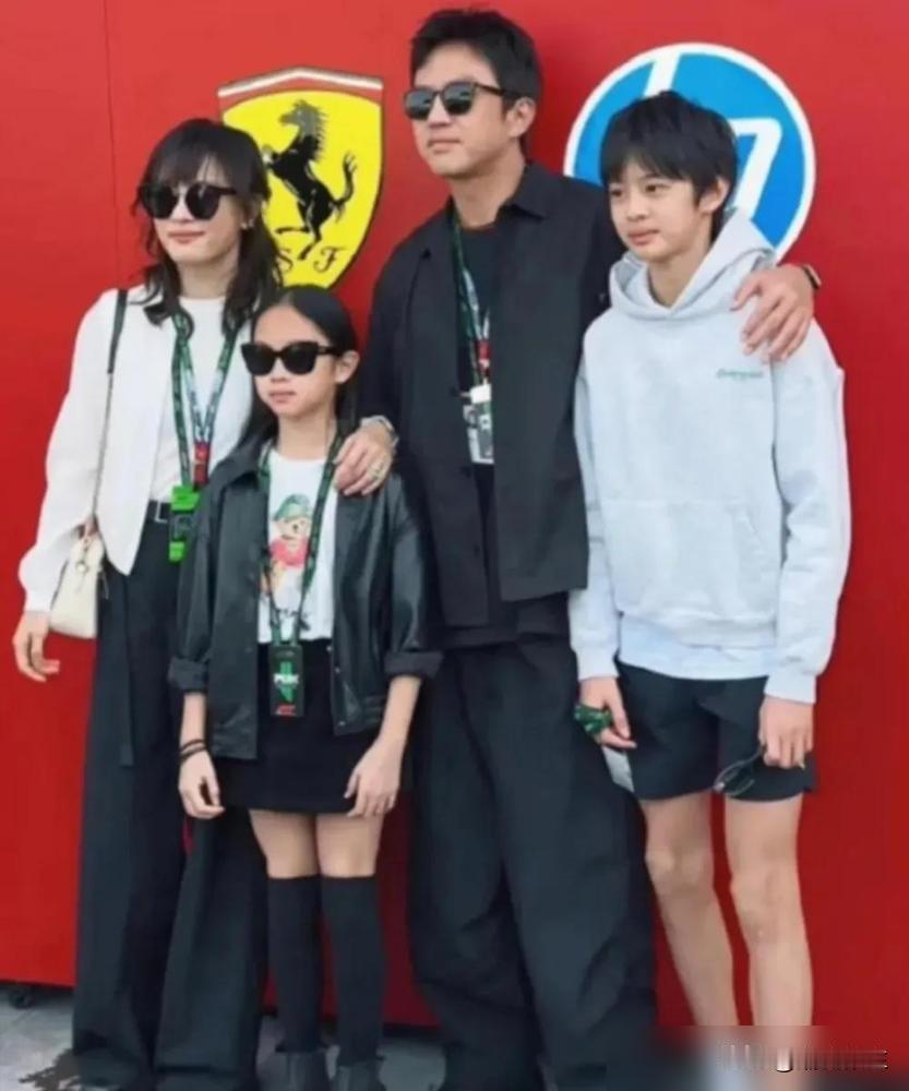 别再说邓超儿子是天才了，我劝你啊，先看看他家那张“账单”。一年30万的训练费