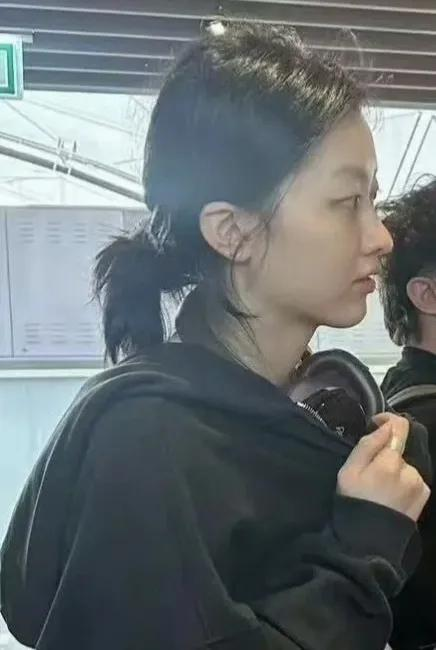 陈奕迅日本度假被偶遇，20岁女儿高颜值吸睛！星二代恋上混血模特，未来岳父或首度“
