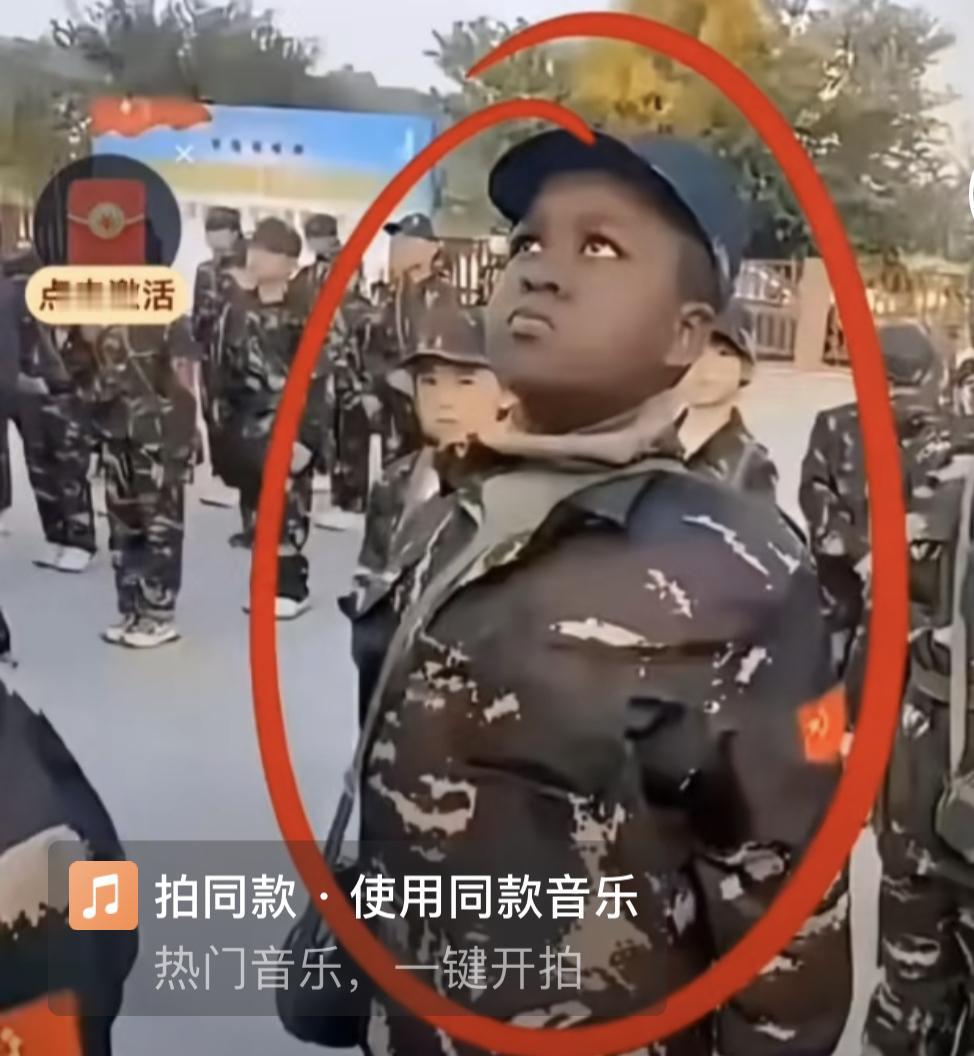 网上有人问：中国非洲黑二代已经入学，看不出黄种人基因，他们应该是哪个民族？首