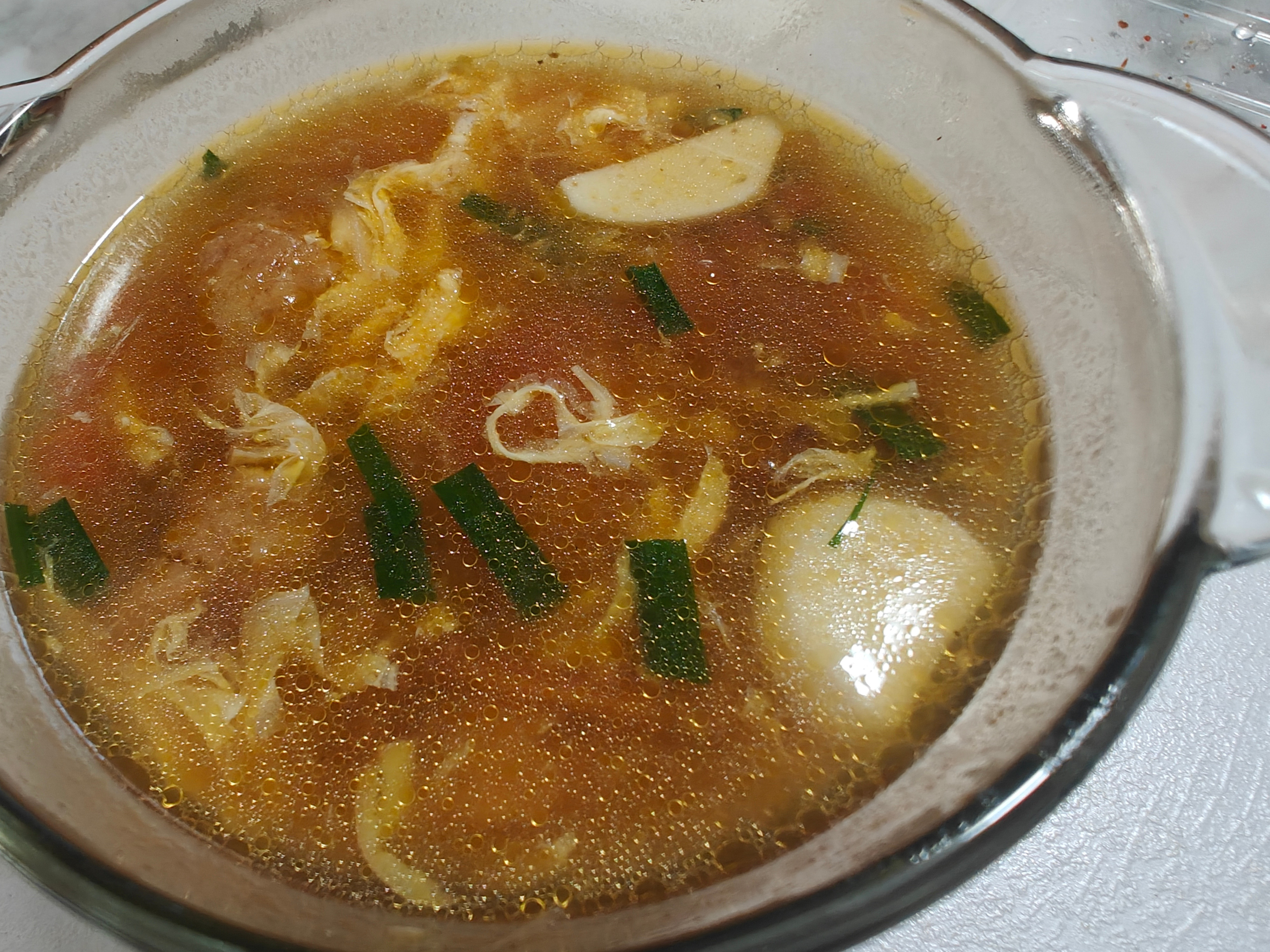 丰盛的一餐中午市场买了活虾新鲜的很