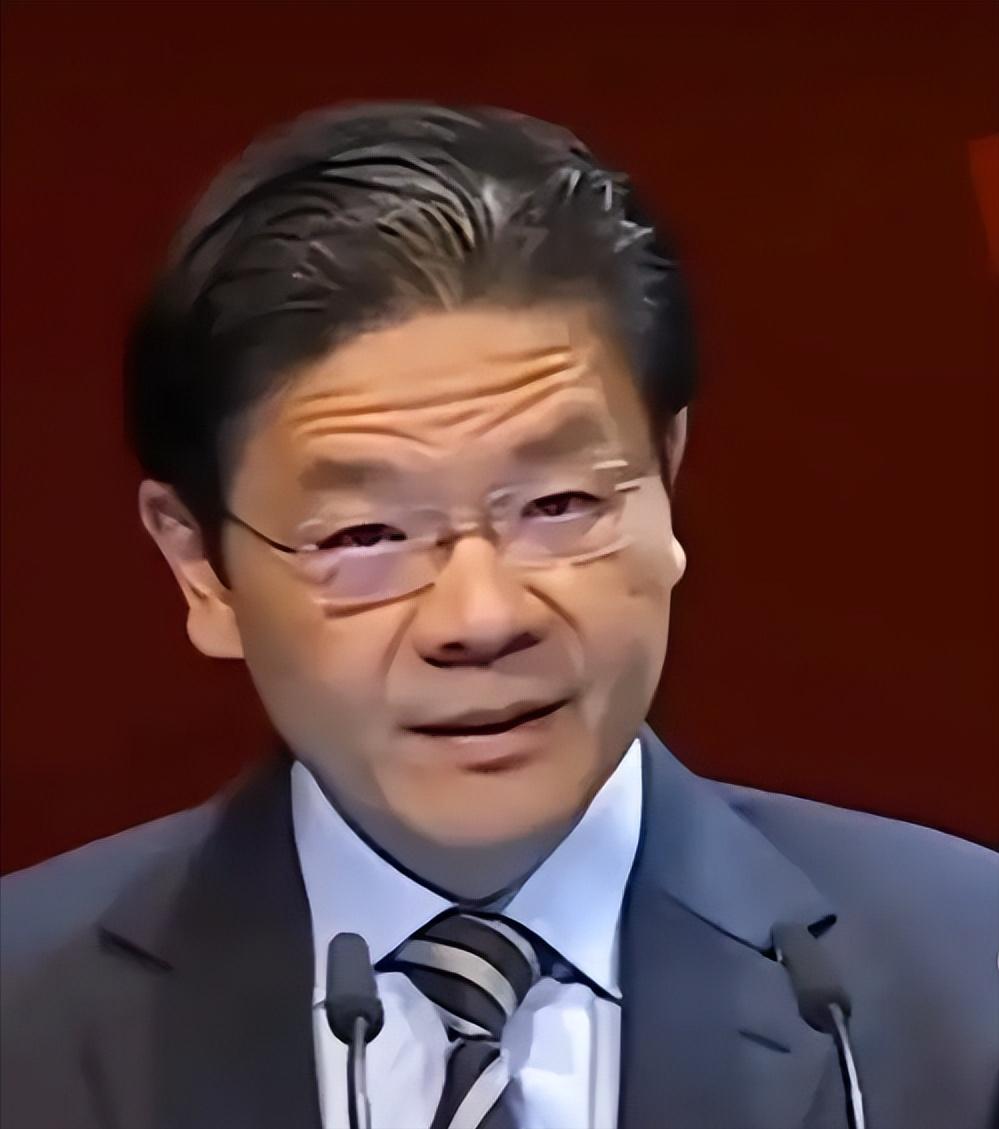 新加坡的根基有两个，一个是超级外交，黄循财把它毁了，从此新加坡外交不再是中立形象