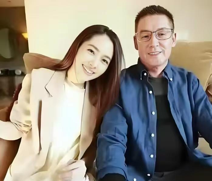 郭碧婷反击向太无效向太直播直接了当地说，郭碧婷挣钱就是养娘家。她还说自己有扶