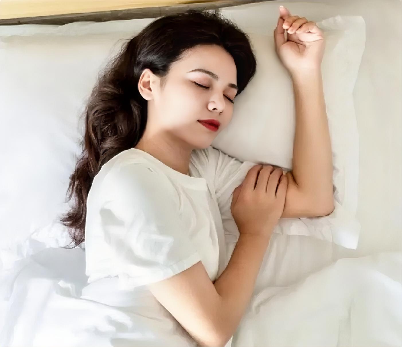 一位医生告诉我：“恢复精力最快的方法，就是每天晚上啥也别想，早点躺下睡觉。不刷