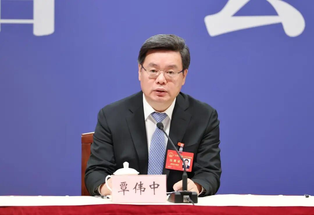 发迹于“两桶油”的政治明星突然陨落