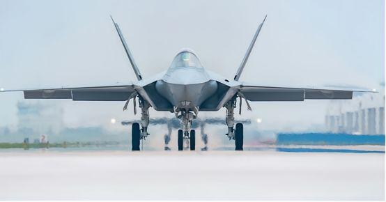 印度《印度防务新闻》《欧亚时报》《WION》等媒体多次宣称，印度“光辉”战机配合