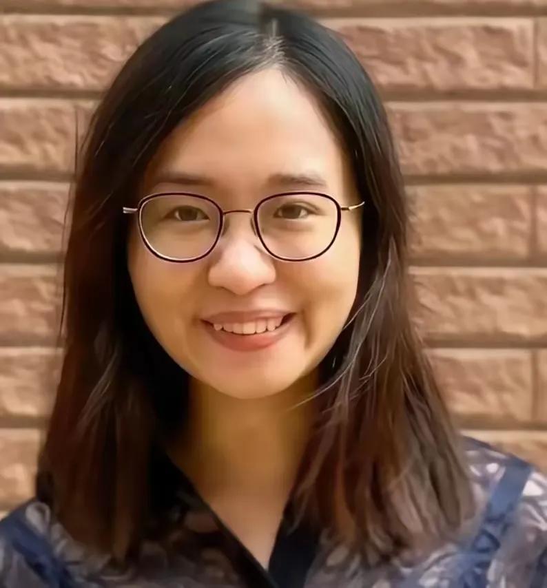 27岁乱港分子何依琼，一心迷信西方的“美好幻想”。为了奔赴所谓的“自由天堂”，她