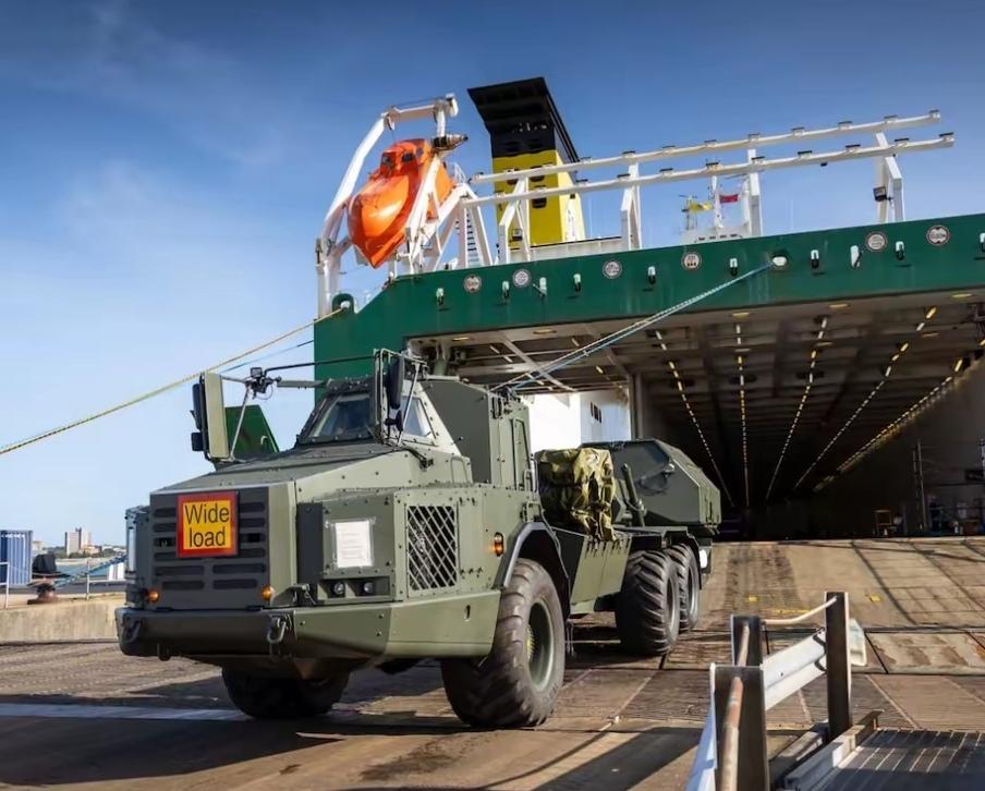 采用铰接式卡车底盘的“弓箭手”自行榴弹炮