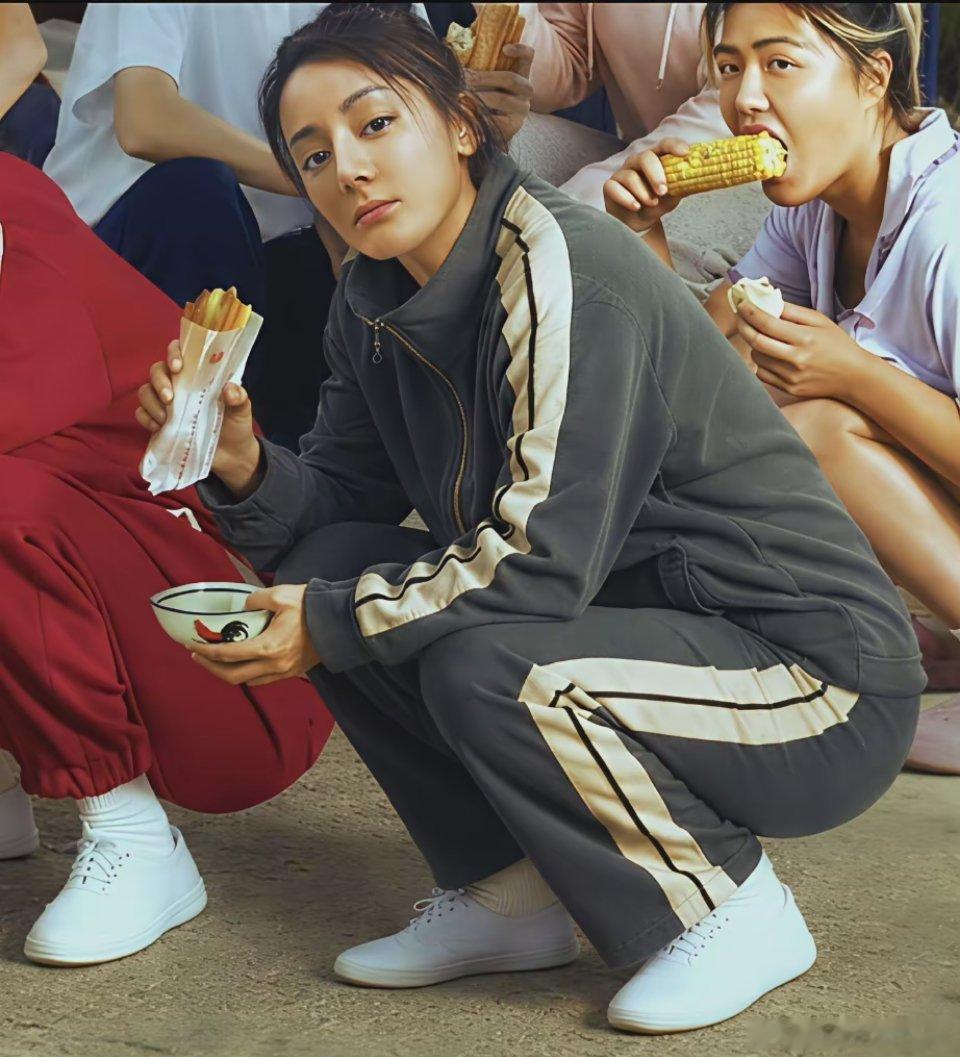 《功夫女足》新版旧版都看了，但是有一个遗憾，不是花了双份的电影票钱，而是觉得这么