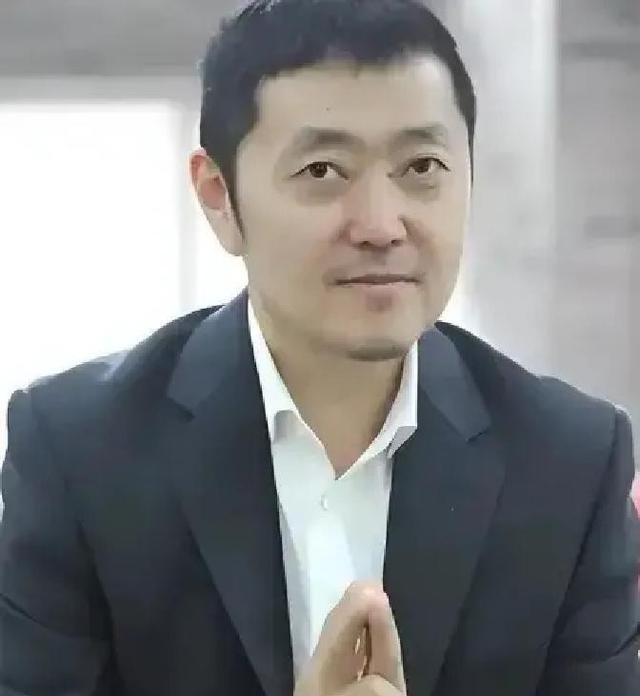 2021年，中国千亿富豪左晖因肺癌去世，身家逾千亿，可谓生不带来死不带去；确诊后