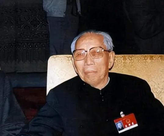 1991年，一名服刑了40年的犯人刚出狱，便立刻写信给国家副主席，信中只有一句话