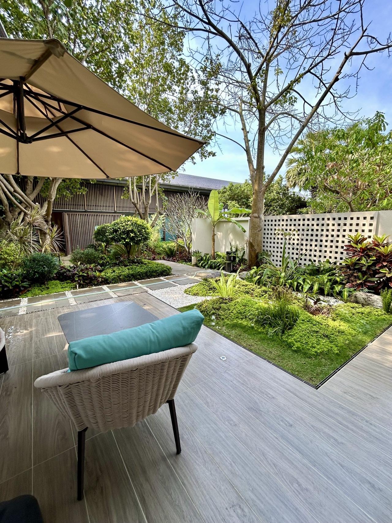 在海南过了一段很愉快的时光，舍不得这里的房子，建面80平的小别墅，居然有前后双庭