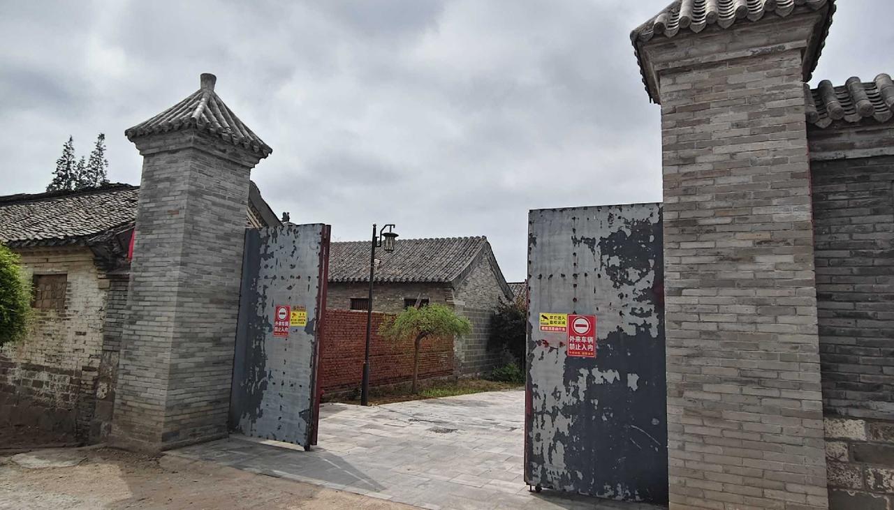 即墨区金口镇李家周疃村的清代大地主李秉和庄园西宅对外开放了！李秉和是清代胶东三大