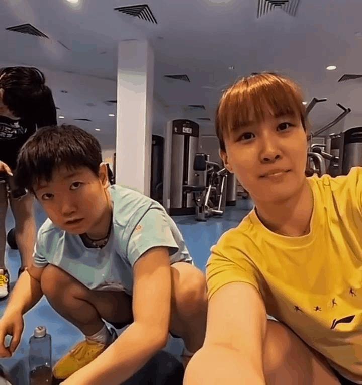 翔哥vlog里的莎莎，太可爱啦！私底下的莎莎真的是鲜活又可爱，好喜欢这样的她，