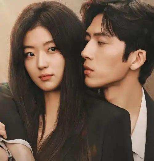 近日，原定于11月7日晚7点半在CCTV8首播的都市情感剧《爱情