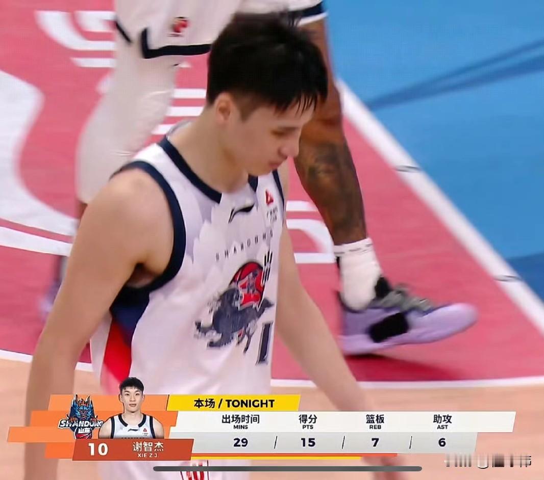 克里斯谈谢智杰：“这个年轻人真的太棒了。”“他今晚挺身而出。”“他是